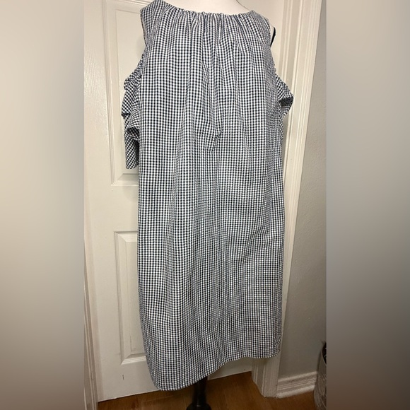 J Howard Dresses & Skirts - Navy and White Gingham Seersucker Cold Shoulder Dress Plus Size 16